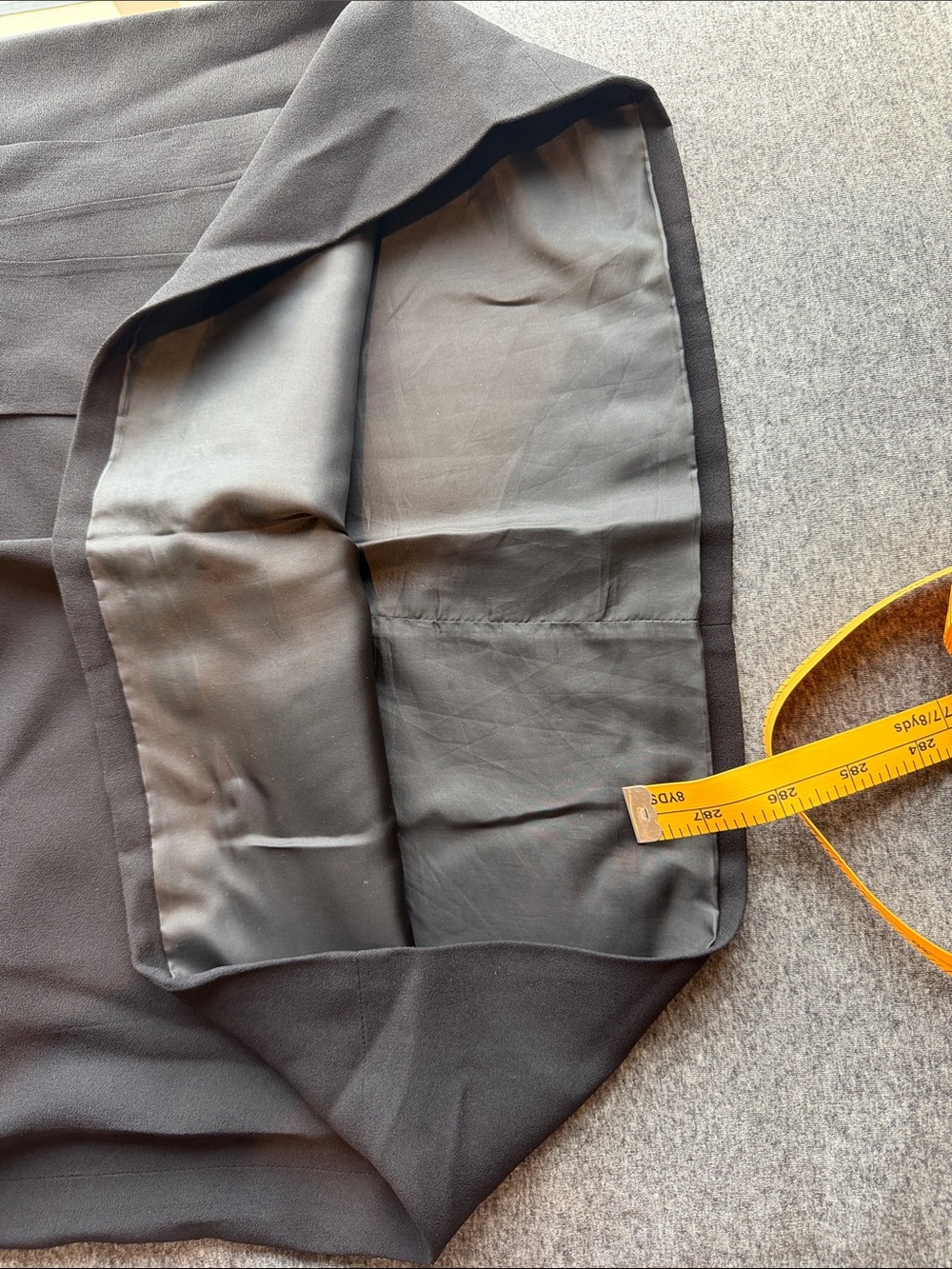 Prada Black Midi Tie-Waist Skirt - Picture 4 of 9